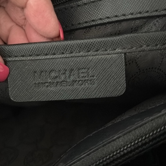 Jet Set Travel Large Saffiano Leather Tote Bag - Picture 12 of 13